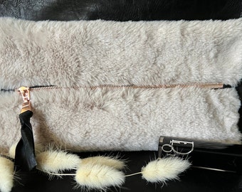 Flat fur pouch, cosmetic bag