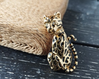 Vintage Jaguar leopard big cat brooch animal brooch wildlife gold black tone