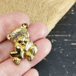 Vintage Franklin Mint 1979 Teddy bear brooch. Gold plated tiny Teddy bear with heart brooch. Animal brooch.