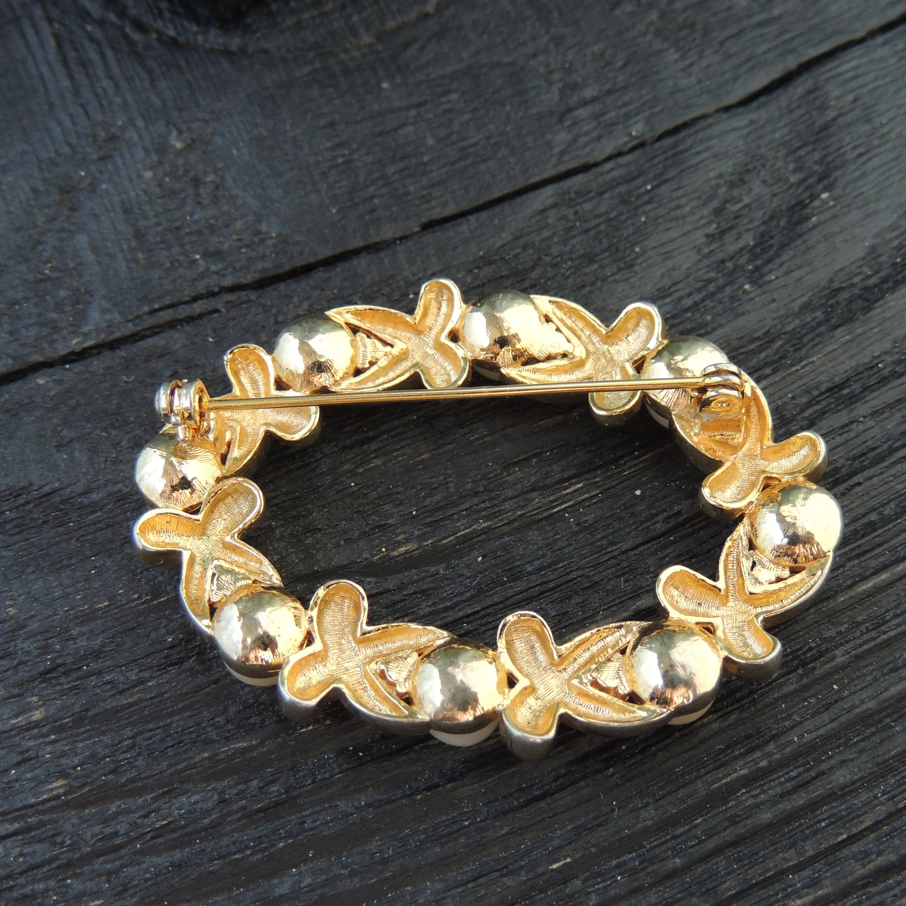 Faux Pearl And Body Brooch main image 0