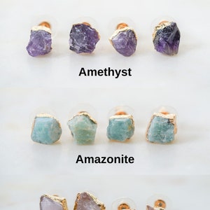 Naturstein-Ohrringe, Amethyst-Ohrstecker, Rosenquarz-Ohrringe, minimalistische Goldohrringe, einzigartige Geschenke, roher Rosenquarz, Geschenke für Sie