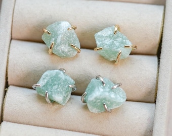 Orecchini con pietra preziosa di avventurina verde, gioielli in avventurina grezza, orecchini con pietra preziosa in oro, gioielli in argento con pietra preziosa, cristallo di avventurina, pietra preziosa verde