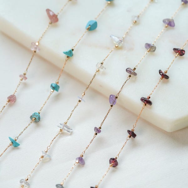 Cadena para gafas con piedras preciosas de amatista, cuarzo rosa, turquesa, granate y cuarzo transparente: elegante accesorio para mujer.