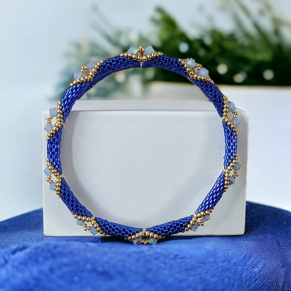 Bracelet jonc façon Puca tissé perles Miyuki bleu cobalt, or, Crystal Préciosa Light Sapphire Opal AB