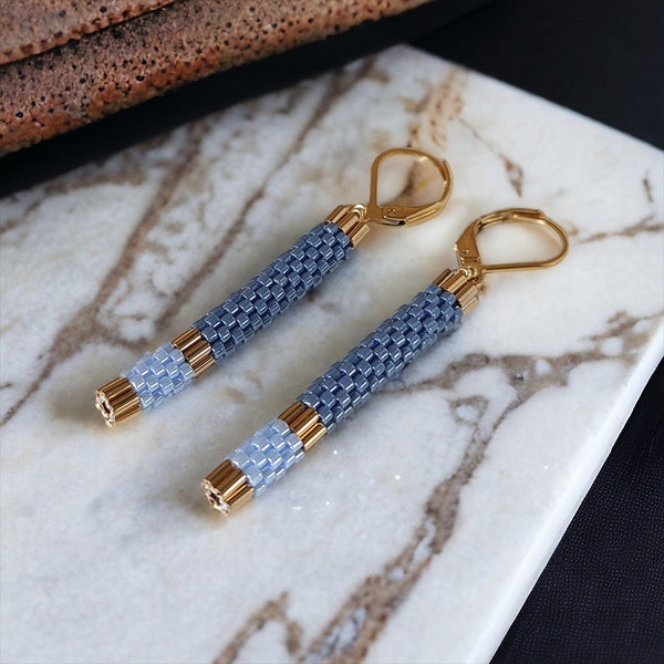 Boucles d’oreilles ” Tube ” tissage de perles Miyuki bleu et plaqué or en forme de tube, dormeuse acier inoxydable doré, cadeau femme