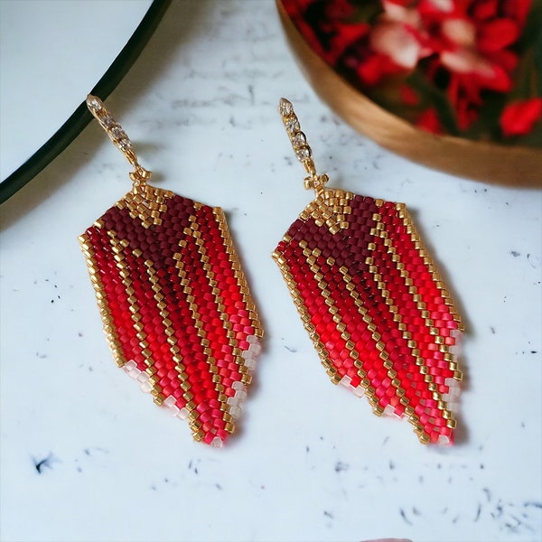 Boucles d’oreilles Flame of passion perle Miyuki dégradé de rouge, or, tissage de perles, dormeuses strass en acier inoxydable doré, cadeau