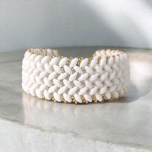 Cuff bracelet » Maya » Weaving of matte white Super Duo beads and Miyuki Gold seed beads – Adjustable clasp – Women’s gift