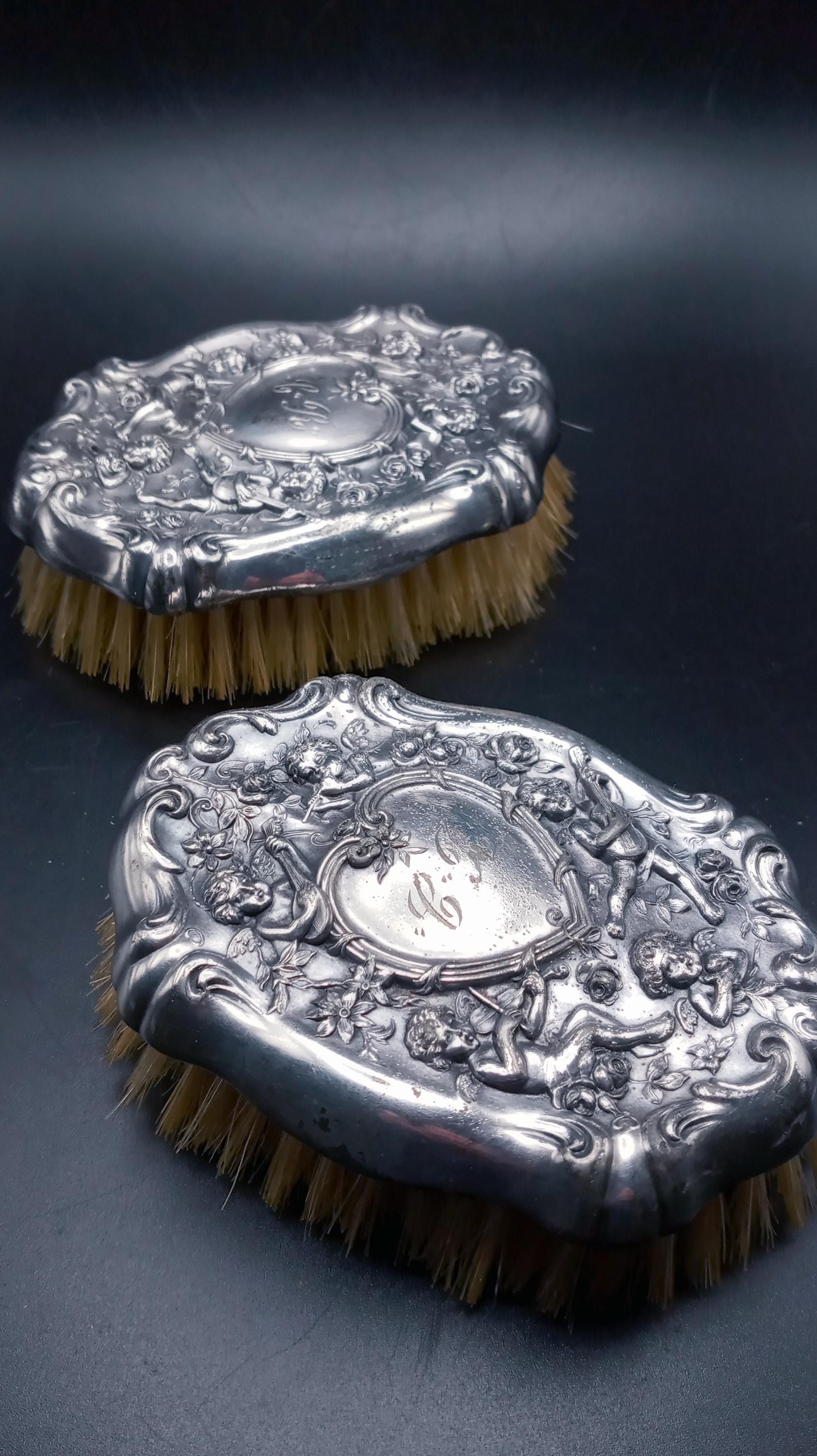1900 ART NOUVEAU STERLING SILVER CHERUB Vanity Clothing Brush Sterling Silver Hair Brush, Cherub Decorated, Antique  main image 2