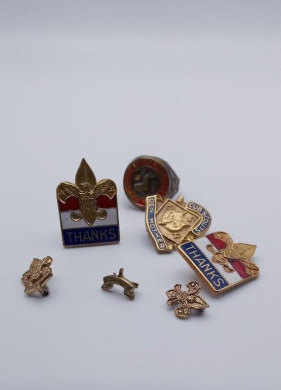 1940s and 50s Boy Scout Pins, Wolf and Bear Manual