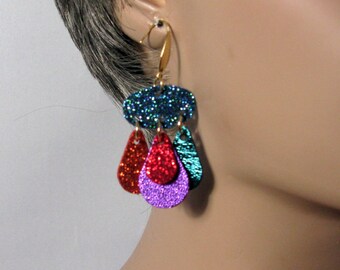 Small candelier earrings made of glitter and metallic leather, ultralight, only 1.5 grams, surgical steel ear hooks, turquoise purple red orange