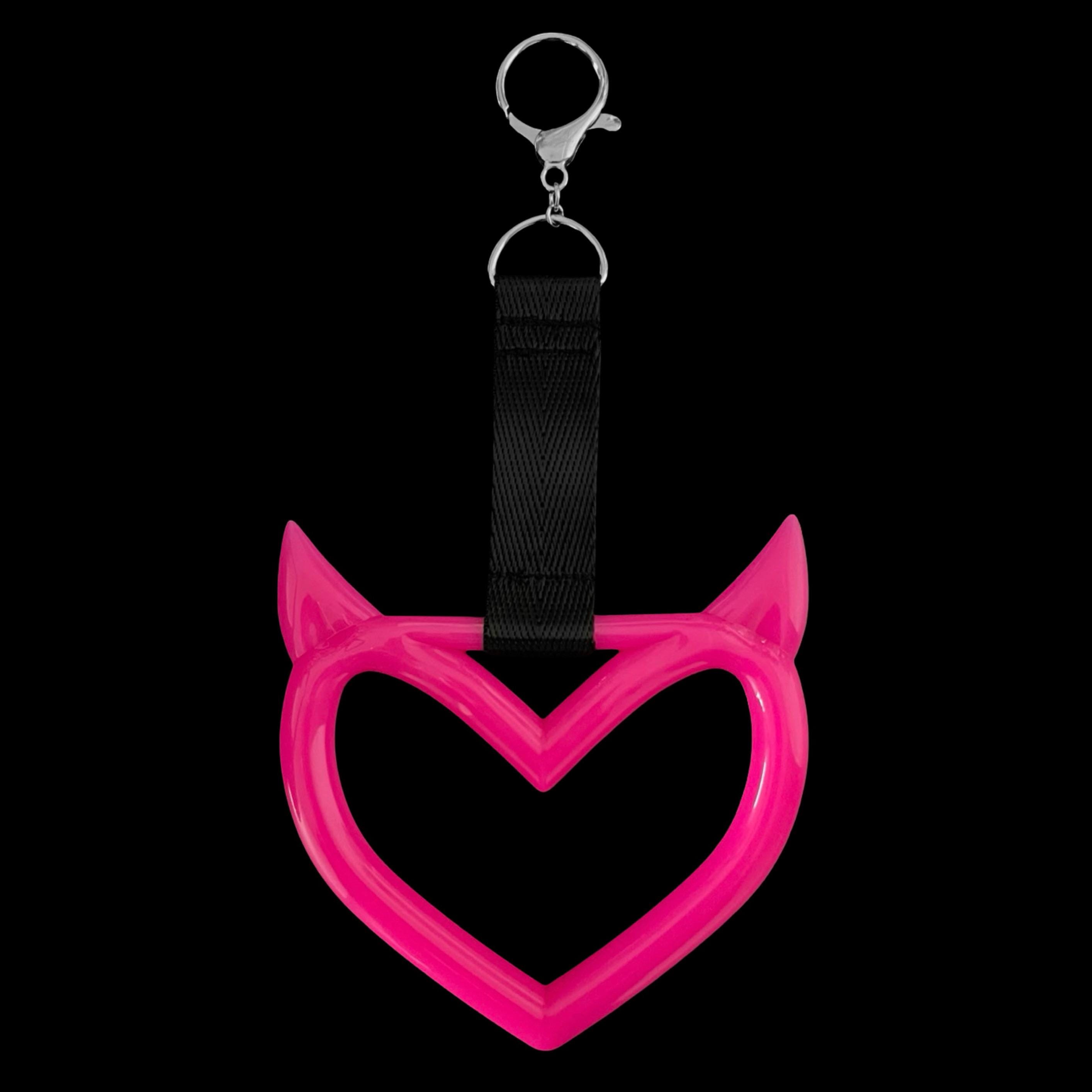 D𝔢𝔳𝔦𝔩 𝔥𝔢𝔞𝔯𝔱 ᴋ𝔢𝔶𝔠𝔥𝔞𝔦𝔫†༻ Hot Pink Horned Heart Bag