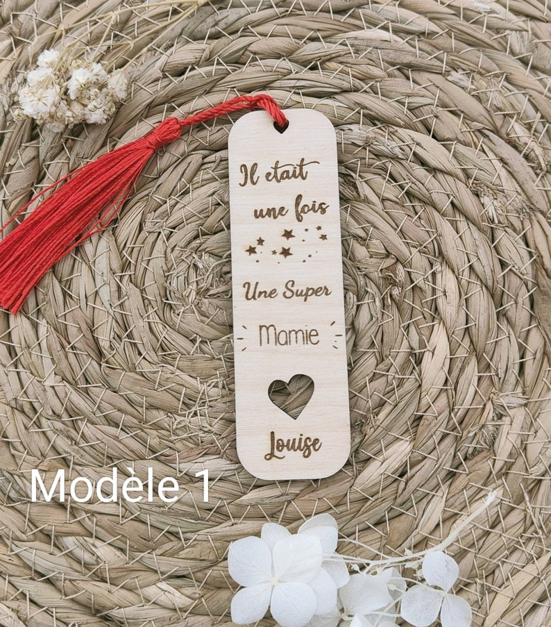 Personalisiertes Lesezeichen aus Holz Geschenk für Oma, Nanny, Mutter, Atsem, Patin, Herrin usw. Modèle 1