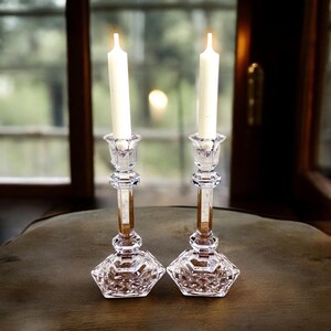 Portacandele in cristallo Galway: eleganti candelieri in vetro tagliato, decorazioni per la tavola di nozze.