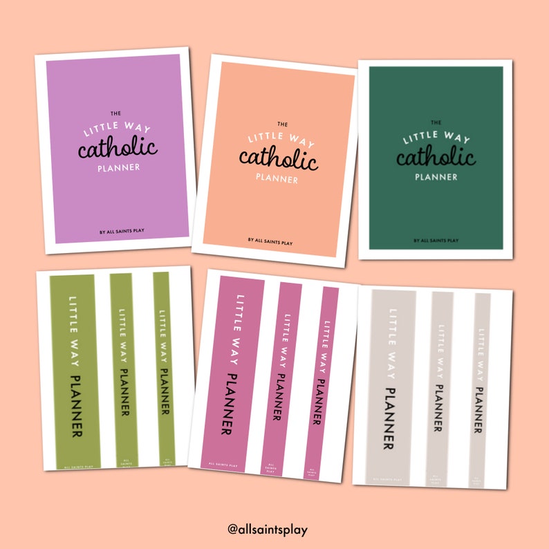 Pu&ograve; includere: Tre copertine di planner stampabili in viola, pesca e verde con il testo "The Little Way Catholic Planner" e "By All Saints Play". Tre etichette di dorso di planner stampabili in verde, rosa e grigio con il testo "Little Way Planner".