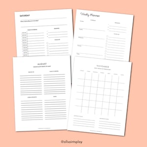 Pu&ograve; includere: Quattro pagine di pianificatore stampabili con testo nero su sfondo bianco. Le pagine sono intitolate "Sabato", "Pianificatore settimanale", "Agosto Cuore Immacolato di Maria" e "Novembre Anime Sante nel Purgatorio".