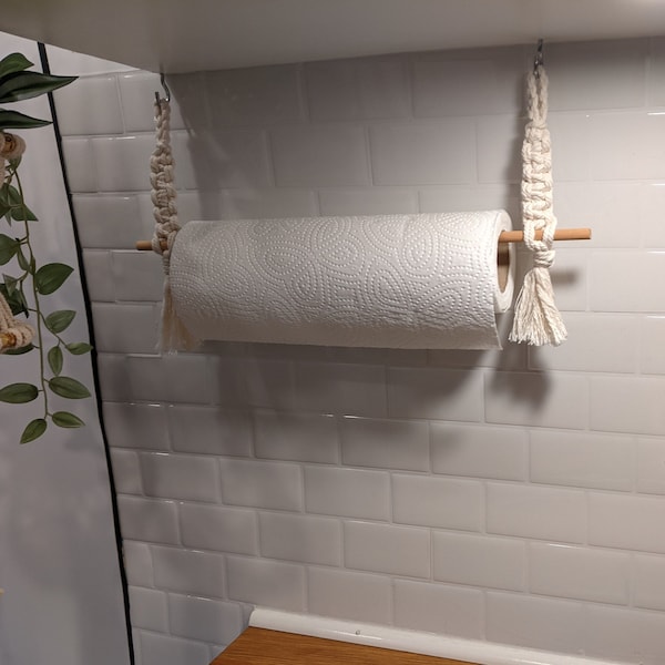 Porte-rouleau de cuisine en macramé pour peu d'espace dans un style bohème