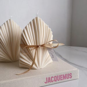 BROOKLYN | Large Palm Spear Shell Swirl Natural Soy Wax Candle, Aesthetic Home Decor, Gift for Her