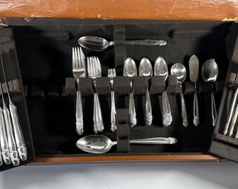 68 pc International Holmes & Edwards Danish Princess Silverplate Flatware