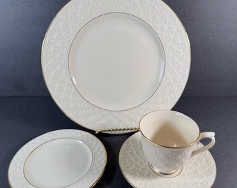 LENOX Jacquard Gold 4 Piece Place Setting Dinner Plate Bread Plate  Cup & Saucer