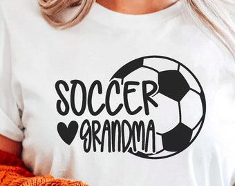 Calcio della nonna Svg Png, cuore di calcio in formato Svg, tifoso della nonna, maglietta della nonna da calcio in formato Svg, pallone da calcio della nonna in formato Svg