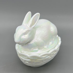 Mosser Hand Pressed Bunny Rabbit On Basket Milk Carnival Glass
