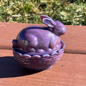 Mosser Glass Eggplant Purple Bunny on Nest – Handcrafted