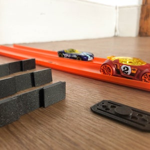 6 pieces to assemble rail (track joiner) and 6 adapters to parallel circuits compatible Hot Wheels