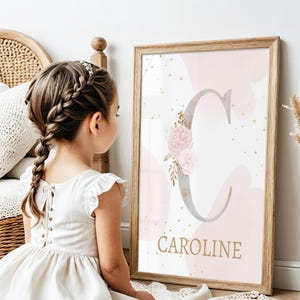 Impresión de nombre personalizado para guardería de niña, decoración de pared con letras personalizadas, arte de pared imprimible para habitación de niños, decoración elegante para pared de guardería, letrero floral