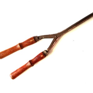 Nice Antique Victorian Hair Curling Iron with Wood Handles, Well-Used Antique Metal Curling Iron for Hair Arrangement, Antique Curling Iron