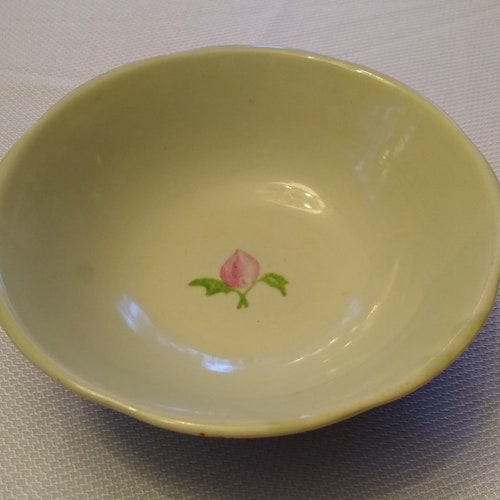 Antique Chinese shops Qing Dynasty Hand Painted Famille Rose Bowl