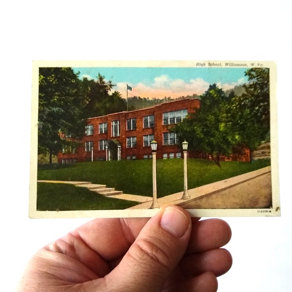 Unused Vintage Late 1930s Linen Postcard of High School Williamson W. VA No 113778-N, Never Used Collectible Linen Post Card
