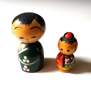 1960s Japanese Miniature Wood Kokeshi Doll Bobbleheads and Finger Toy, Mid-Century Japan Handmade Small Souvenir Head Wobbling Figures