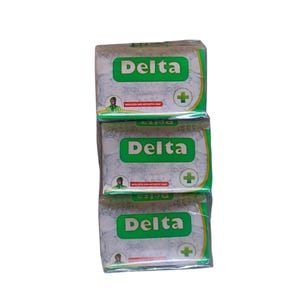 Puede incluir: Tres barras apiladas de jab&oacute;n Delta medicado y antis&eacute;ptico. Cada barra est&aacute; envuelta en papel blanco con texto verde y un signo m&aacute;s verde. El logotipo de Delta es verde.