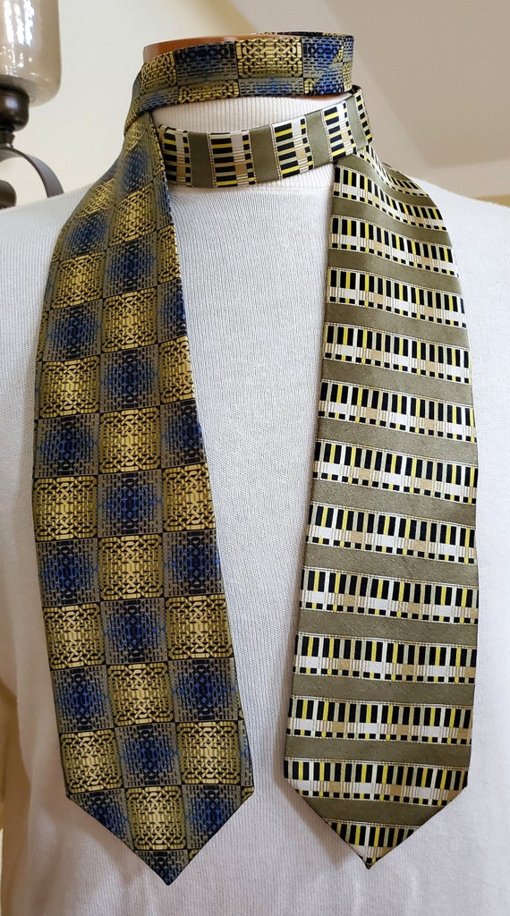 Pair of vintage Beautiful JHANE BARNES Ties - Made