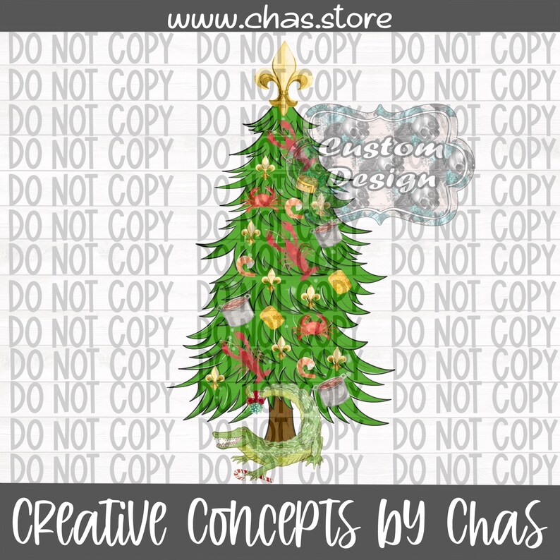 Puede incluir: Una ilustraci&oacute;n de un &aacute;rbol de Navidad verde con flores de lis doradas, cangrejos rojos, camarones y peque&ntilde;as ollas como adornos. Un caim&aacute;n verde se sit&uacute;a en la base del &aacute;rbol. La imagen incluye el texto www.chas.store y Custom Design.