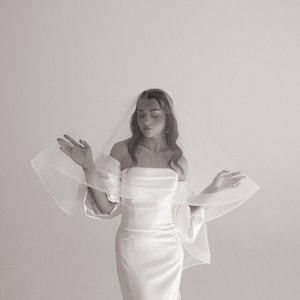 Horsehair Veil, Horsehair edge, flowy fingertip veil with horsehair trim, flowy structured veil with blusher