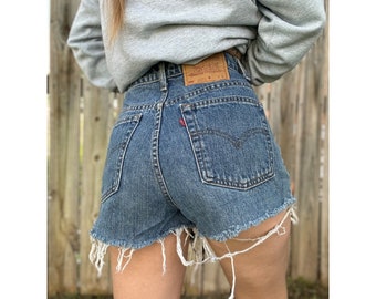 Vintage 90's Levi's 550 Relaxed Fit Cut Off Raw Hem Denim Jean Shorts Size 13