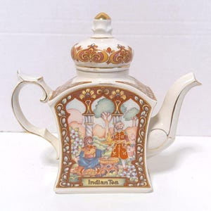 Sadler Teapot Indian Tea Graphic Gold Trim Ceramic Vintage Decorative Pot