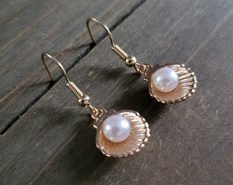 Gold Seashell Pearl Earrings- 18k Gold Shell Earrings- Summer Earrings- Gold Boho Oyster Pearl Beach Clam Sea Shell Pearl Nautical Earrings