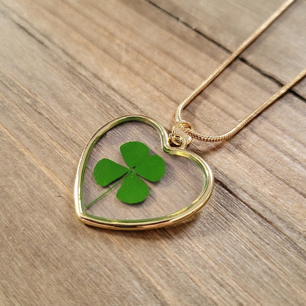 Green Four Leaf Clover Heart Necklace- 18k Gold Preserved Dried Flower Handmade Shamrock Succulent Flower Resin Heart Lucky Clover Necklace