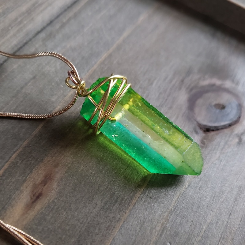 Green Stone Toggle Necklace main image 1