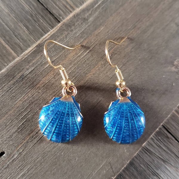 Blue Seashells Earrings- 18k Gold Shell Earrings- Summer Earrings- Gold and Ocean Blue Resin Beach Clam Sea Shell Ocean Nautical Earrings