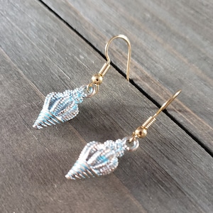 Blue Conch Shell Earrings- 18k Gold Shell Earrings- Summer Earrings- Gold and Blue Beach Sandy Seashell Spiral Conch Ocean Nautical Earrings
