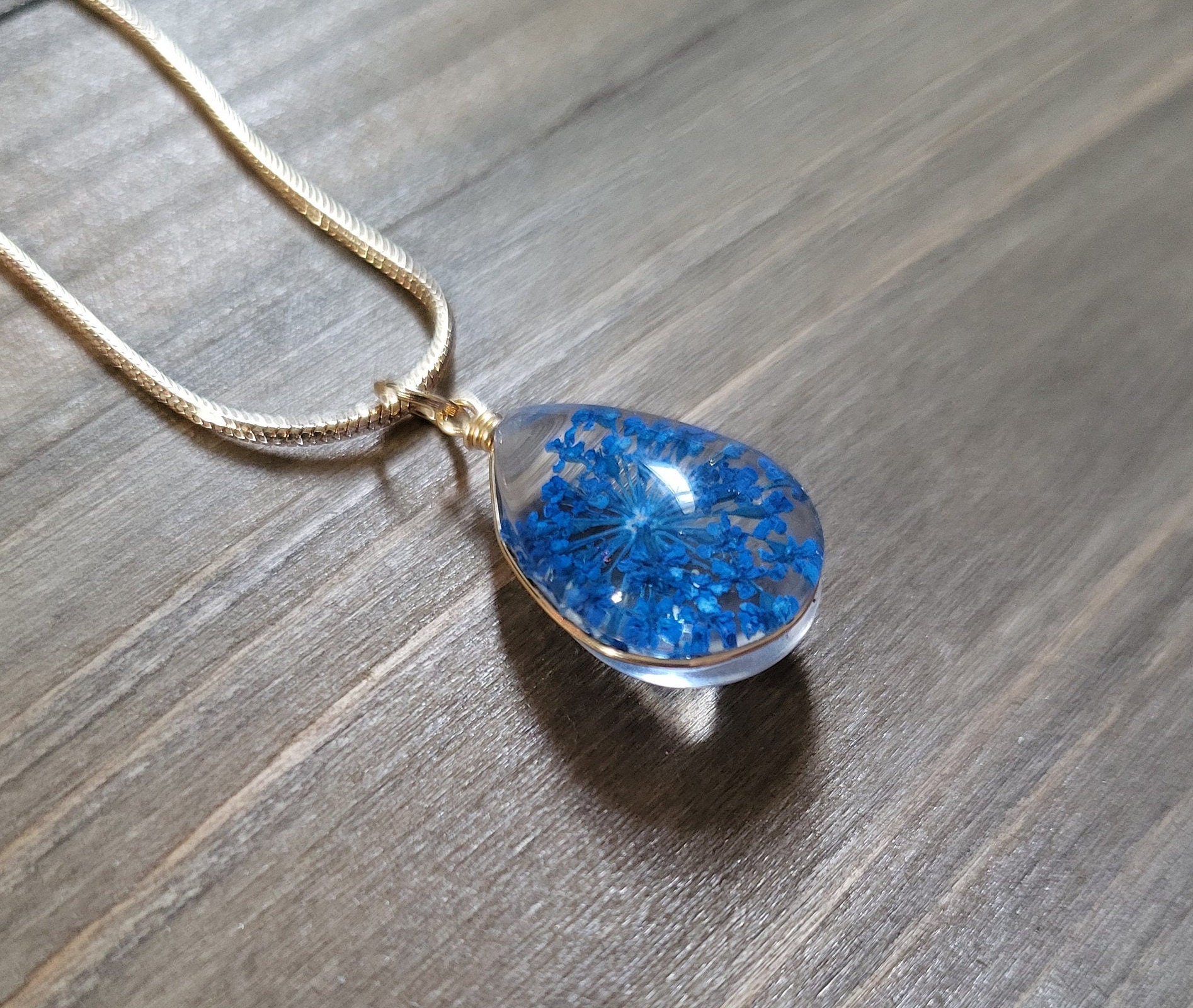 Blue Spider Lily Pressed Flower Necklace 18k Gold Dried Higanbana