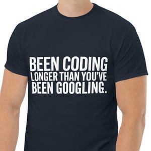 Koszulka z napisem „Koduję dłużej, niż szukasz w Google”, koszulka dla programisty, humor dla programisty, prezent technologiczny, koszulka dla programisty