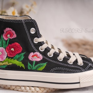 Zapatos bordados Converse, Converse Chuck Taylor 1970s, Converse personalizado pequeña flor / pequeño bordado de flores imagen 3