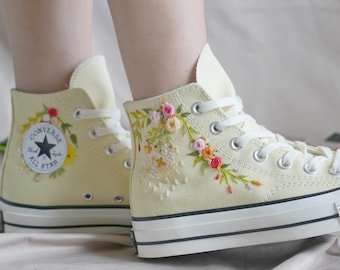 Converse bestickte Schuhe, Converse Chuck Taylor 1970er Jahre, Converse individuelle kleine Blume / kleine Blumenstickerei