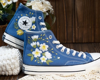 Converse bestickte Schuhe, Converse Chuck Taylor 1970er Jahre, Converse individuelle kleine Blume / kleine Blumenstickerei