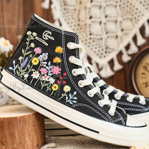 Converse Sunflower Embroidered Shoes,1970s Converse Chuck Taylor,Converse Custom Small Flower/Small Flower Embroidery afbeelding 3