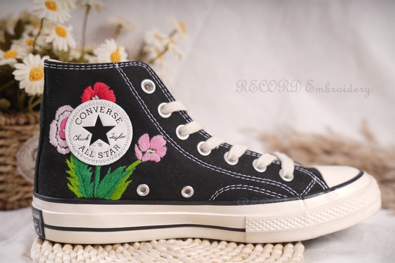 Zapatos bordados Converse, Converse Chuck Taylor 1970s, Converse personalizado pequeña flor / pequeño bordado de flores imagen 6